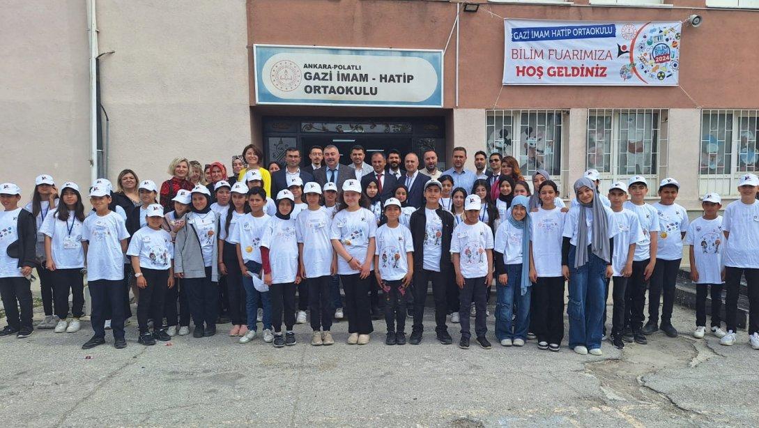 Gazi İmam Hatip Ortaokulu 10. TÜBİTAK 4006 Bilim Fuarı Sergisi Açıldı